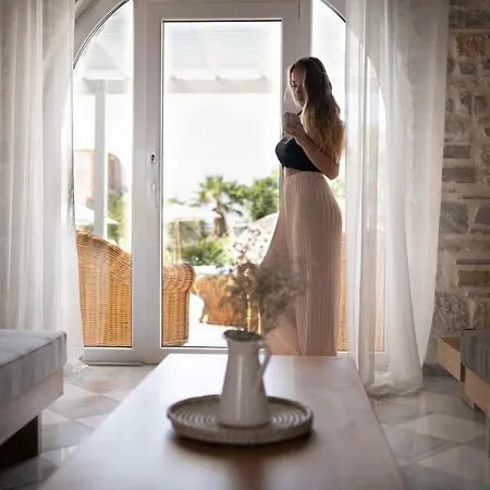 Paros Holiday Alyki Villa *