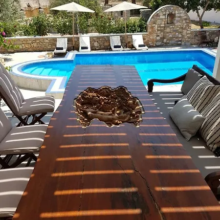 Paros Holiday Alyki Villa *